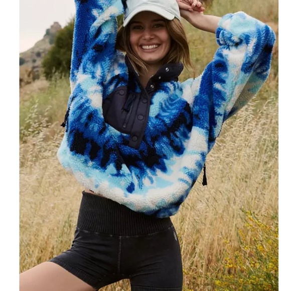FP Movement by Free People Jackets & Blazers - NWT Free People Movement Rocky Ridge fleece oversized ocean tie-dye pull over